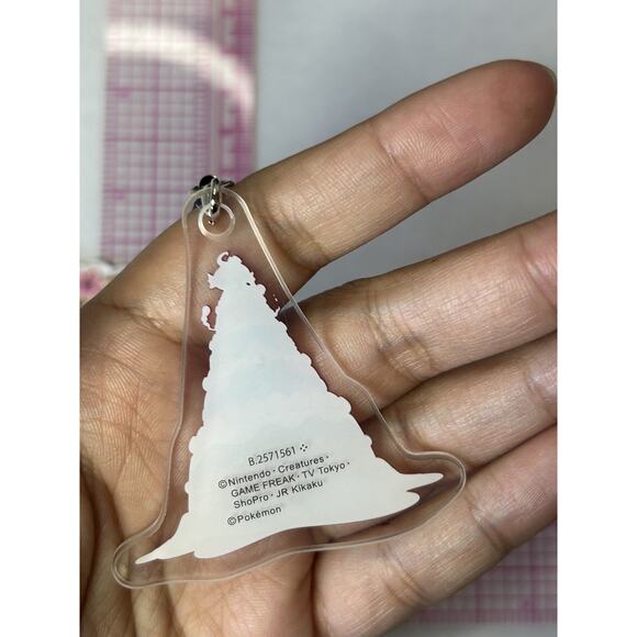 Pokemon 2021 Gigantamax Alcremie Acrylic Swing Keychain Charm - Picture 3 of 3